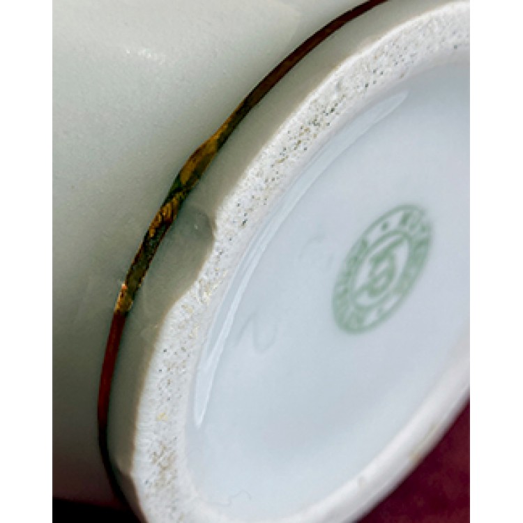 Porselen v Cam Karma Lot